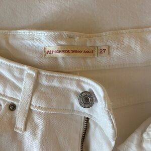 Levi's Women's White High Rise Skinny Ankle Jeans White